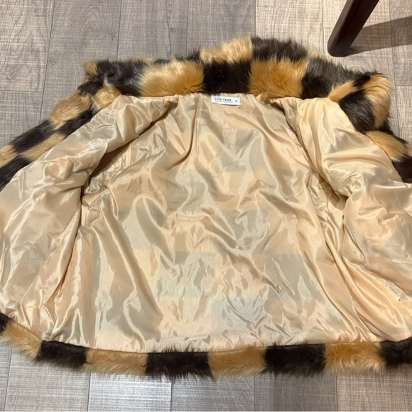 12th tribe faux fur coat - small - Picture 4 of 10